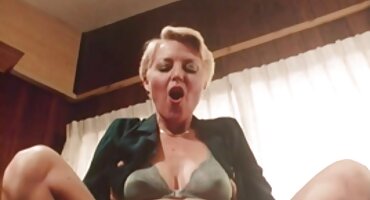 sex châu mĩ Anh ta tung ra một cú đánh xnxx mbbg sâu mà không bị nôn mửa.